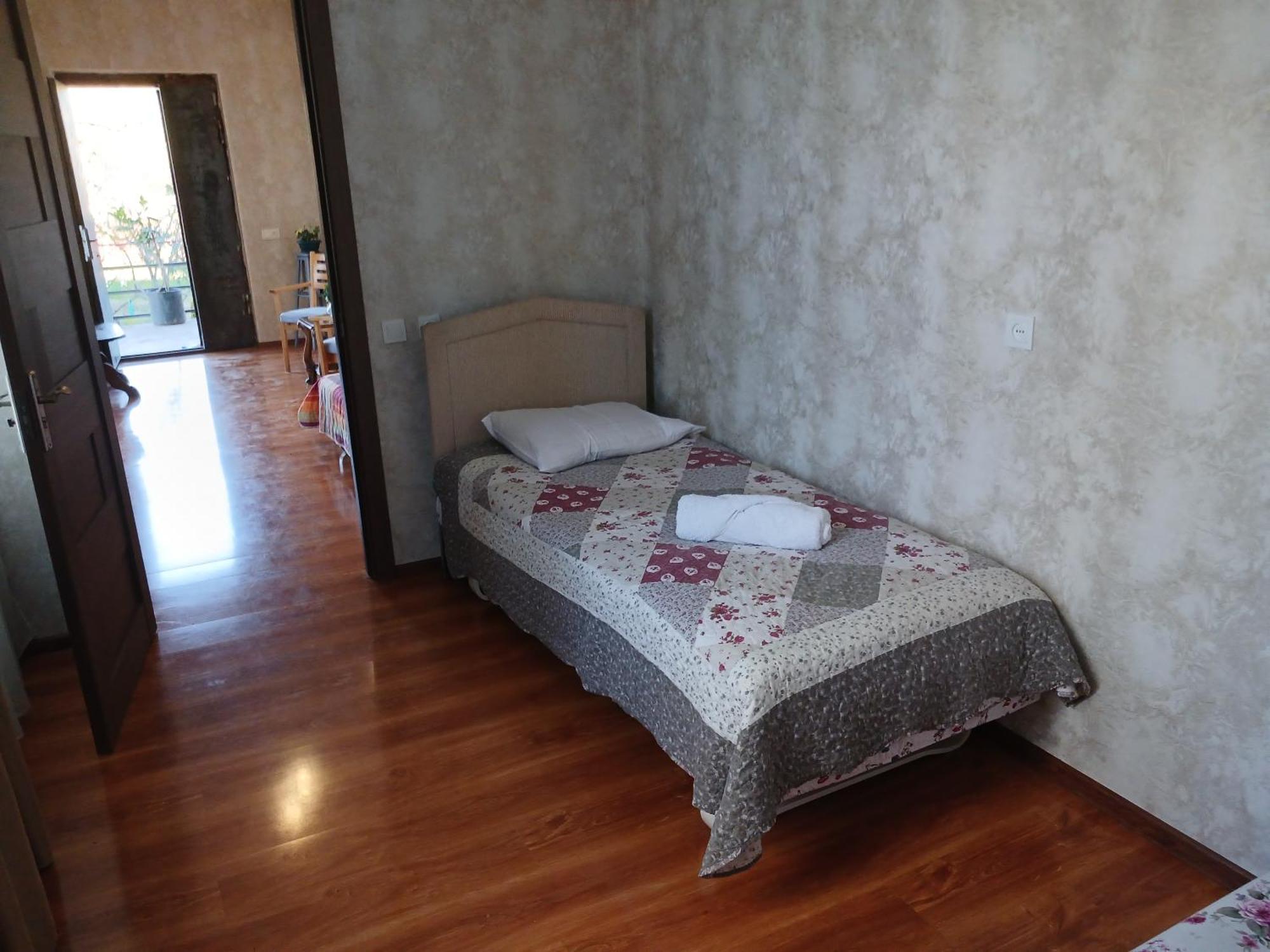 Guest House Nano 马尔特维利 外观 照片